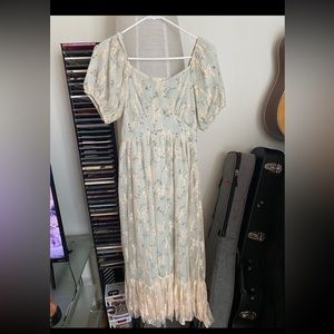 lace flower print dress size M. Puffy sleeve elastic worn on/off the shoulder.